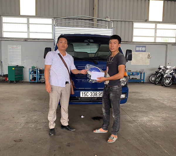 Lê bàn giao xe Hyundai H150 thứ 4 cho khách hàngTin tức Xe tải Hải phòng, xe tải hyundai chính hãng tại hải phòng